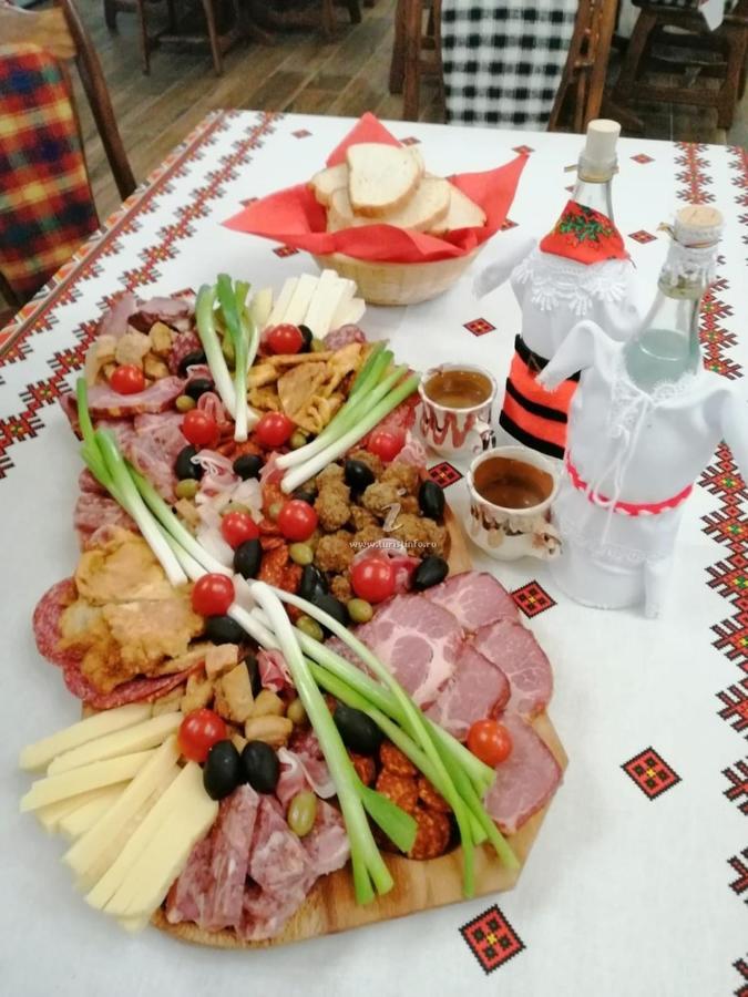 Pensiunea Plai Strabun Strîmtura Buitenkant foto