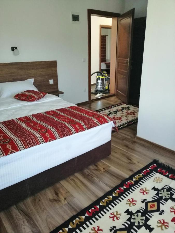 Pensiunea Plai Strabun Strîmtura Buitenkant foto